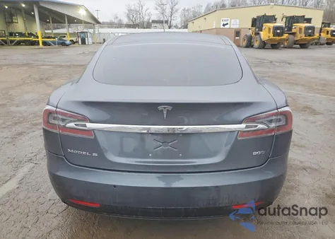 2016 Tesla Model S из США, поврежденный, VIN 5YJSA1E28GF170415